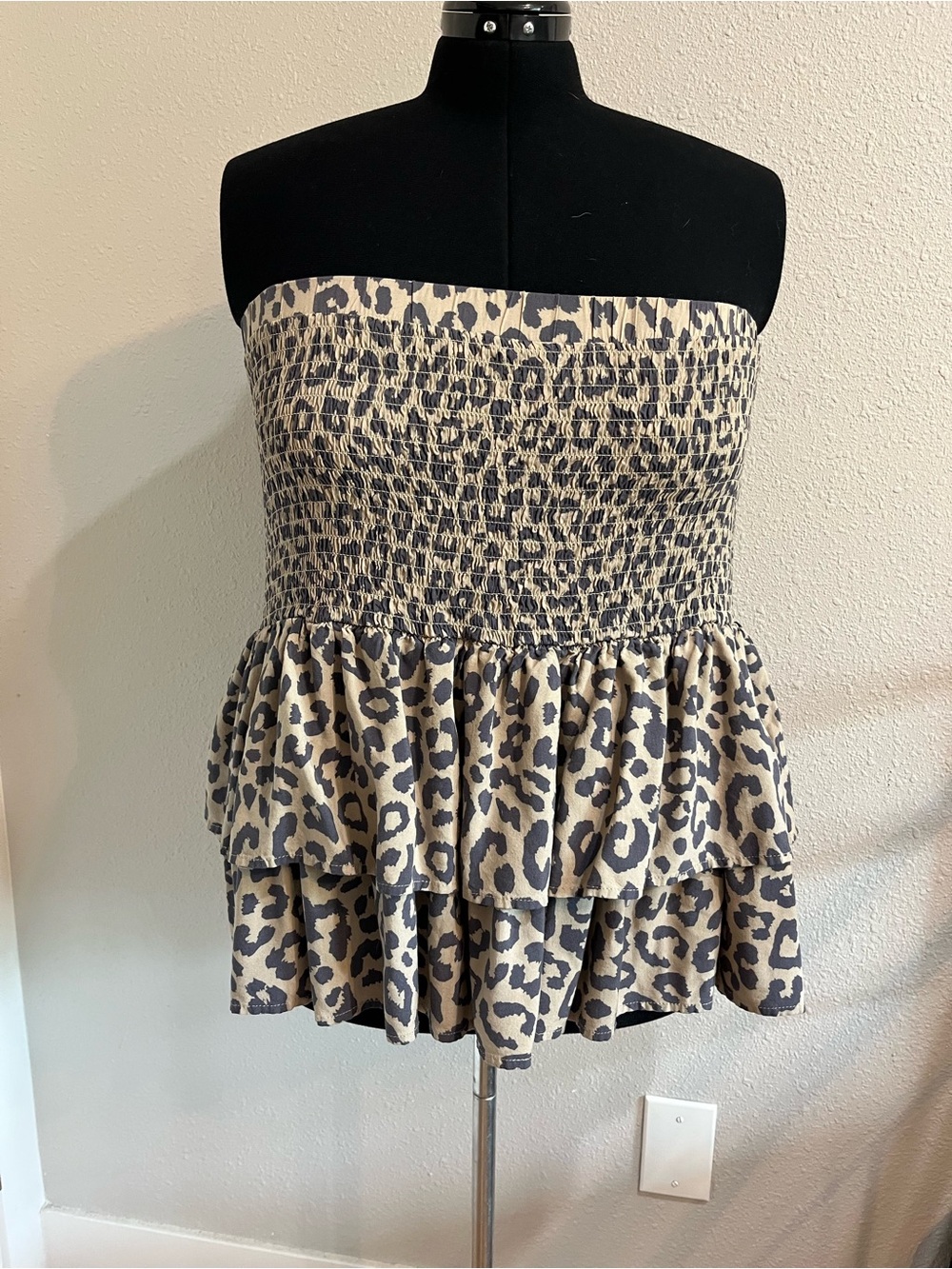 Leopard Print strapless top
